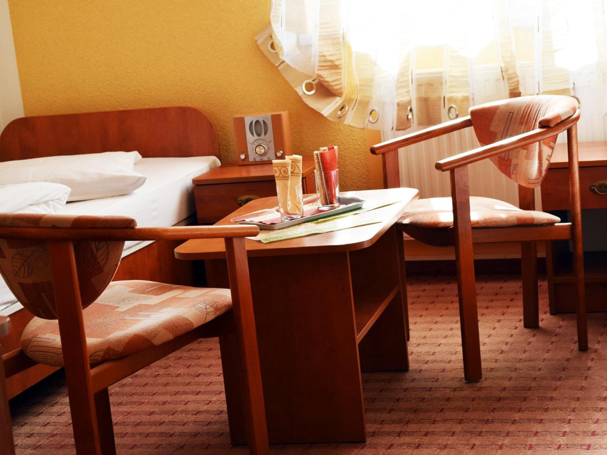 Hotel Jan Згожелець Номер фото
