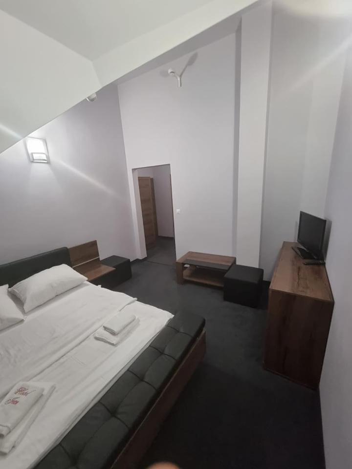 Hotel Jan Згожелець Екстер'єр фото