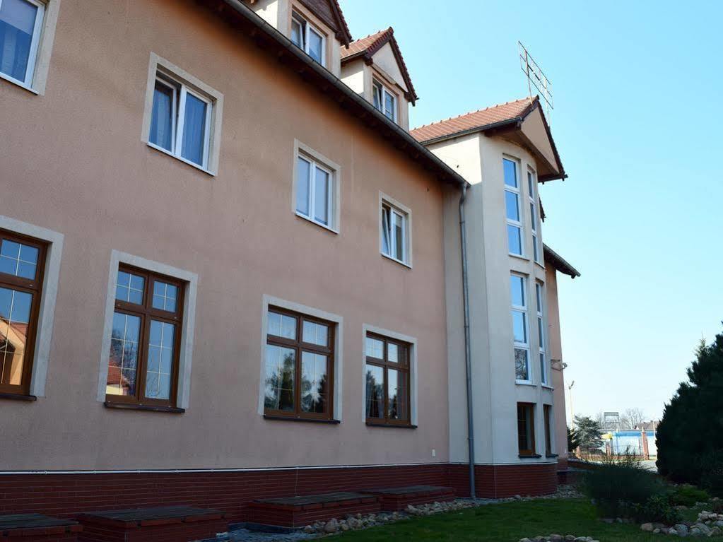 Hotel Jan Згожелець Екстер'єр фото